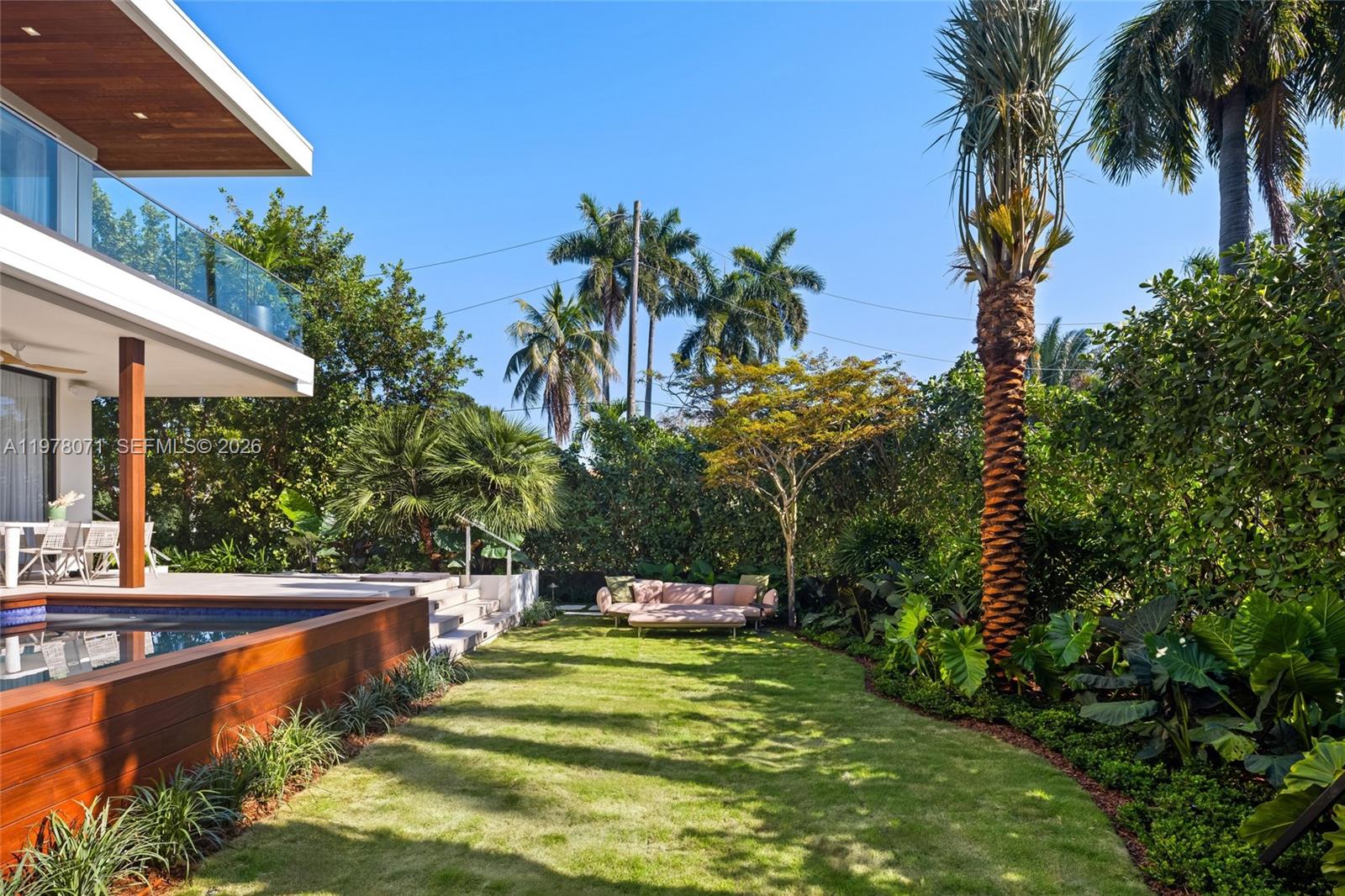 LA GORCE GOLF SUB - Residential