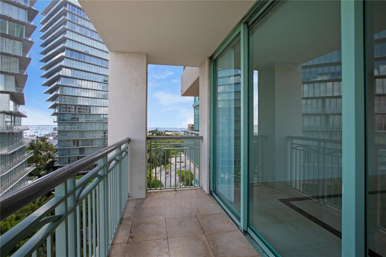 RITZ-CARLTON - Residential Lease