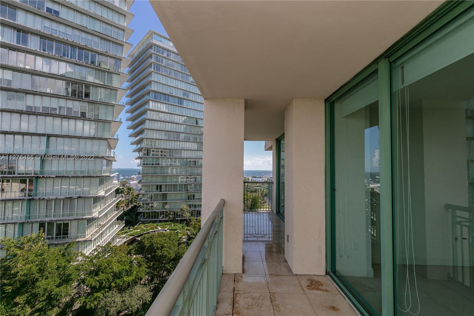 RITZ-CARLTON - Residential Lease