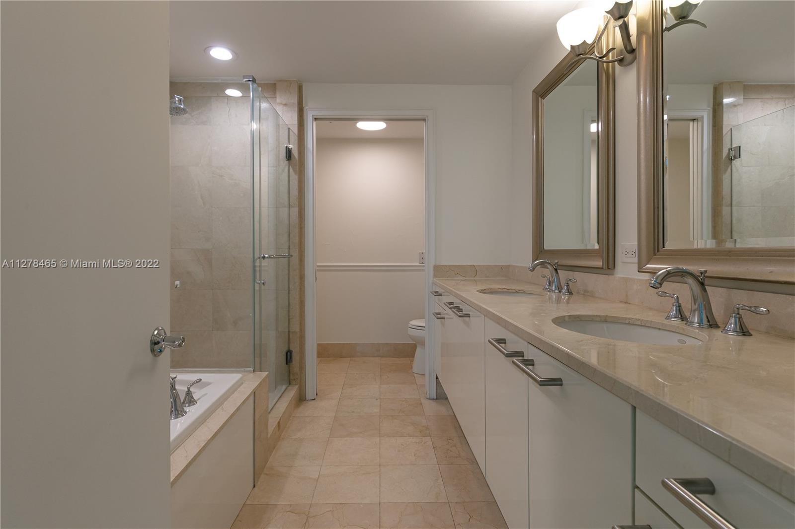 RITZ-CARLTON - Residential Lease