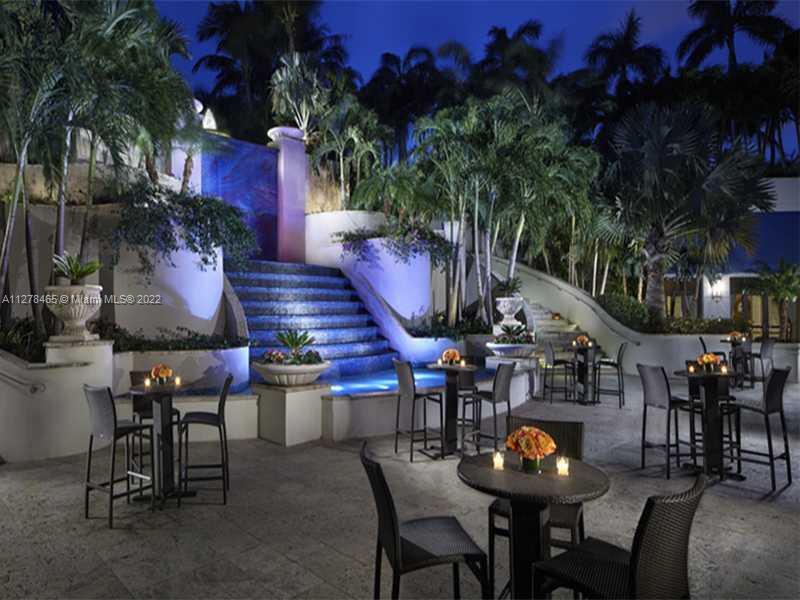 RITZ-CARLTON - Residential Lease