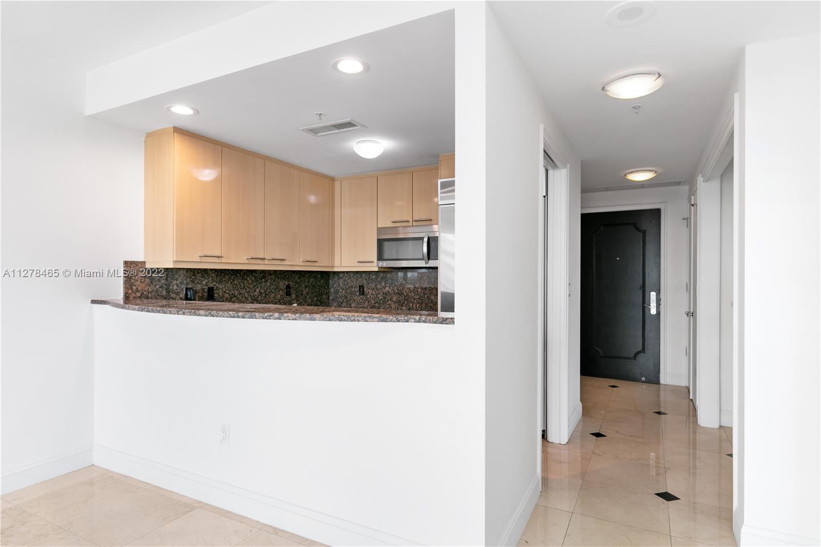 RITZ-CARLTON - Residential Lease