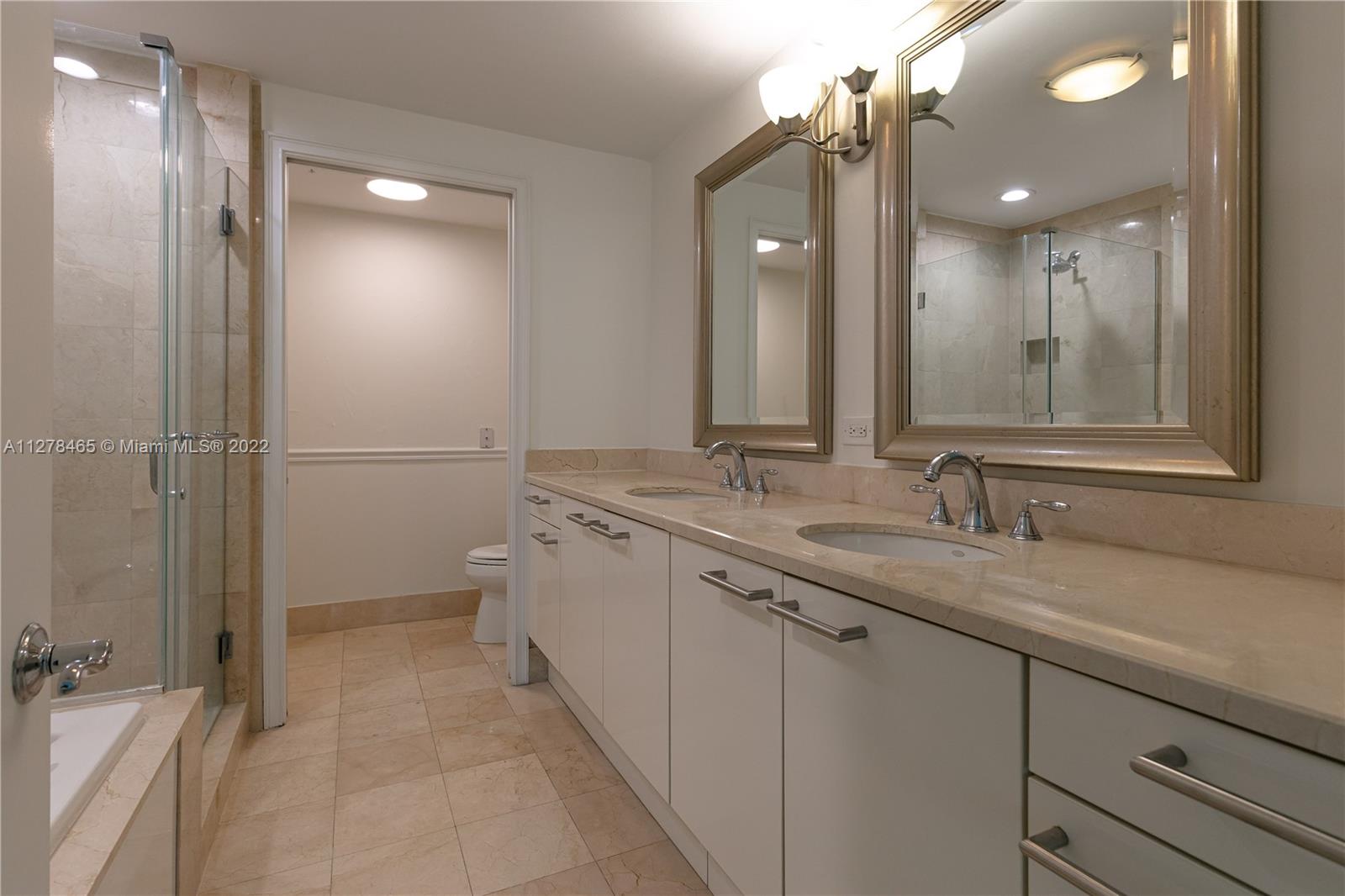 RITZ-CARLTON - Residential Lease