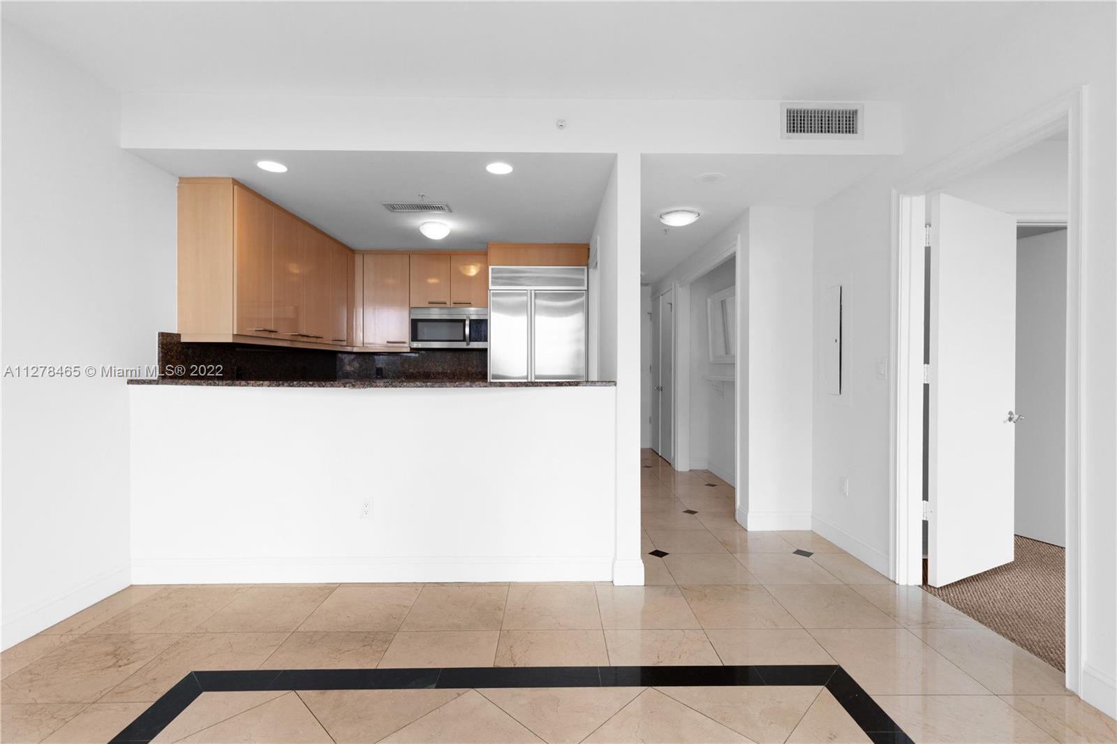 RITZ-CARLTON - Residential Lease
