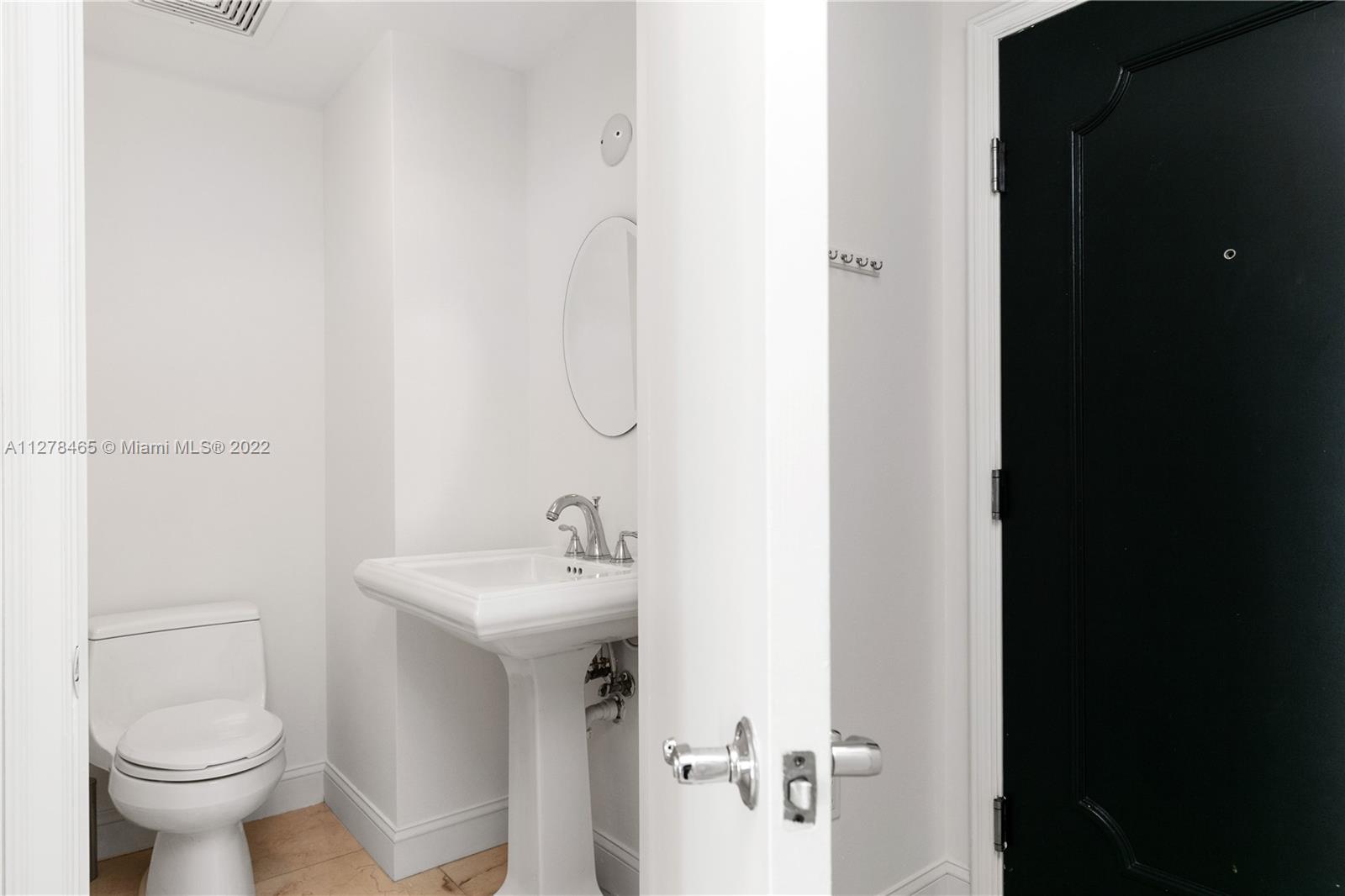 RITZ-CARLTON - Residential Lease