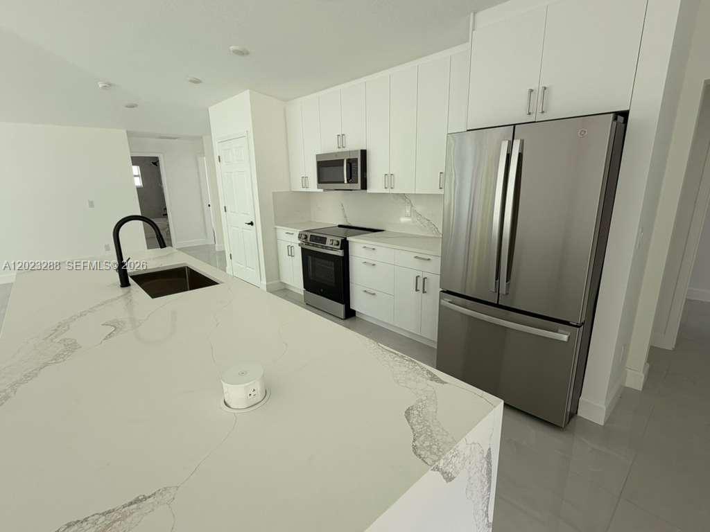 VERO LAKE ESTATES UNIT I - Residential