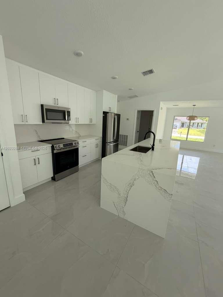 VERO LAKE ESTATES UNIT I - Residential