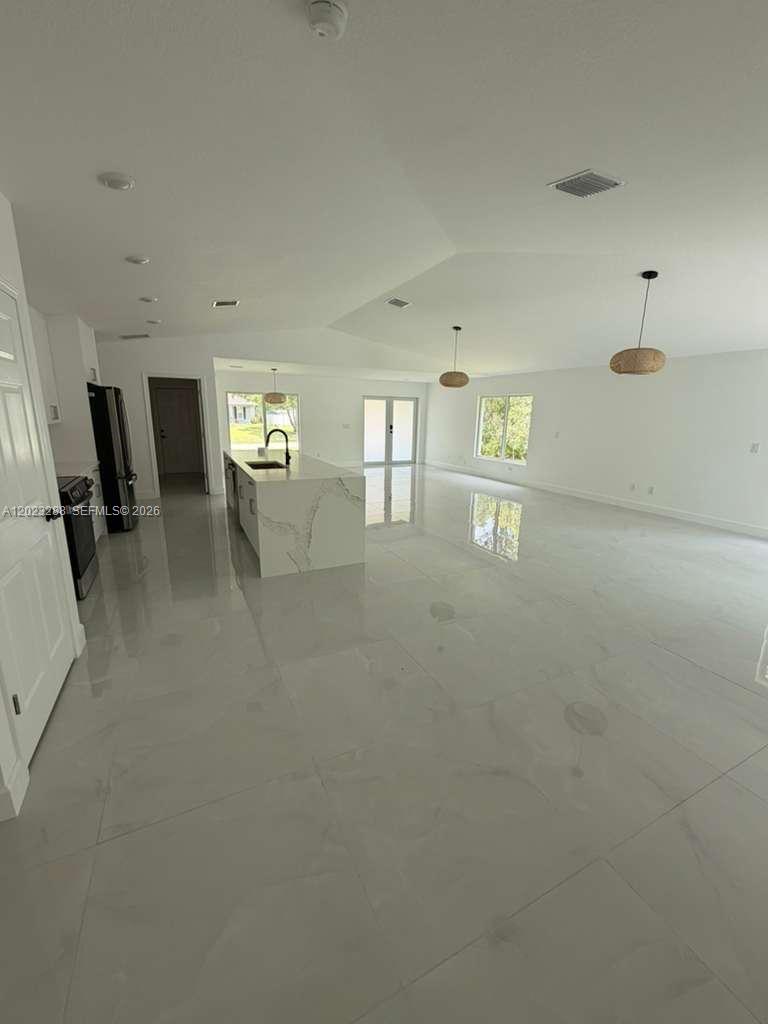 VERO LAKE ESTATES UNIT I - Residential