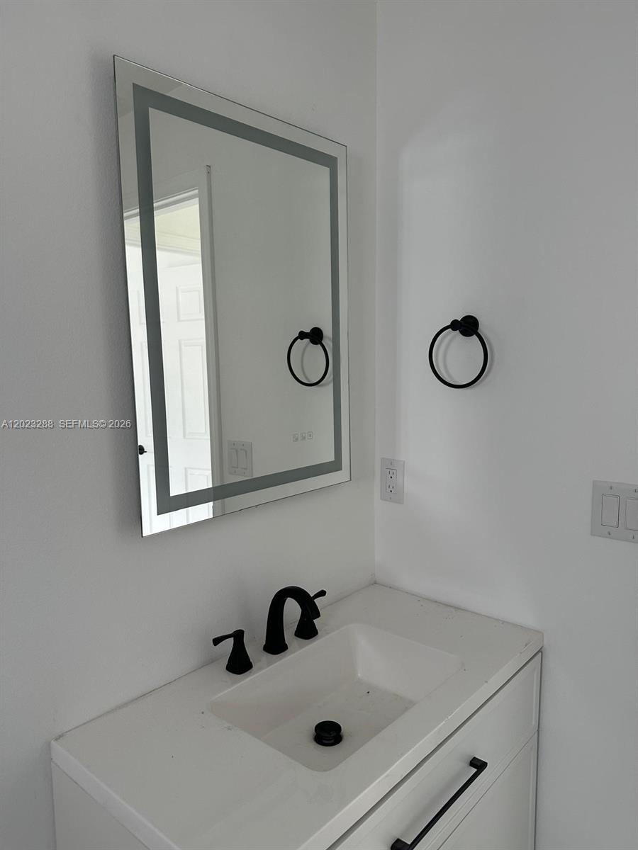 VERO LAKE ESTATES UNIT I - Residential
