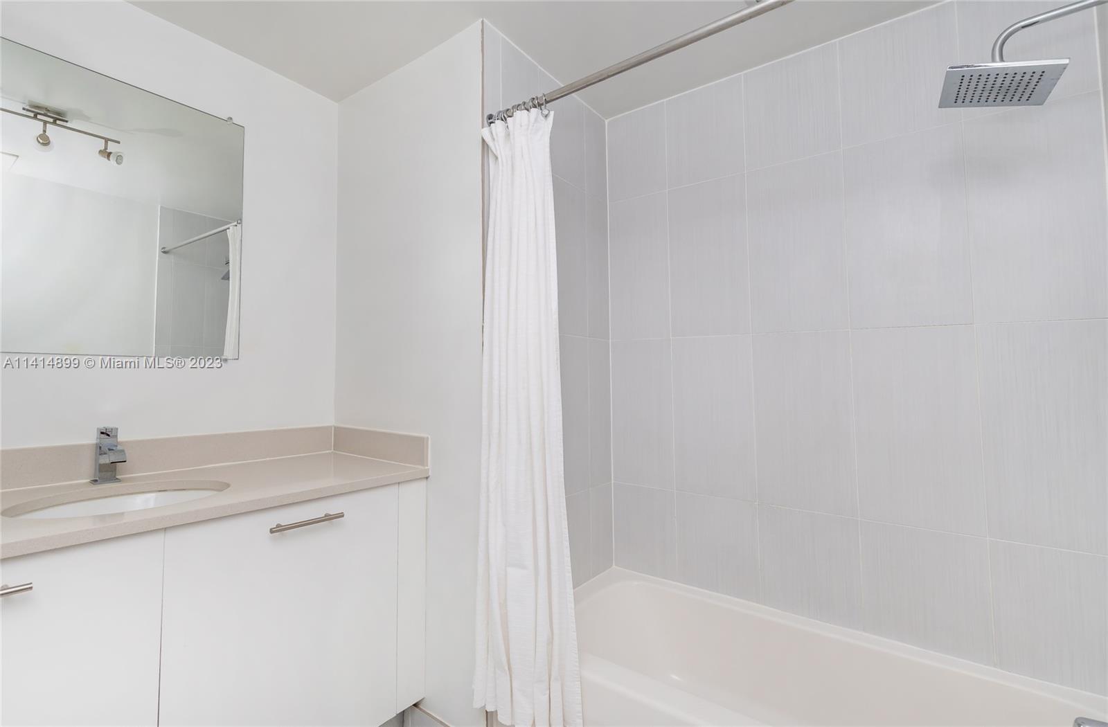 MIDBLOCK MIAMI - Residential