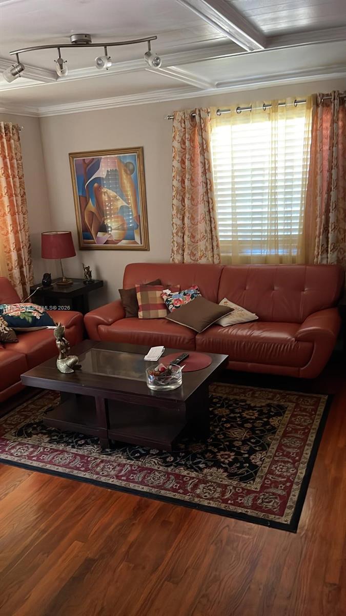 01135 HILLCREST UNIT 03 - Residential