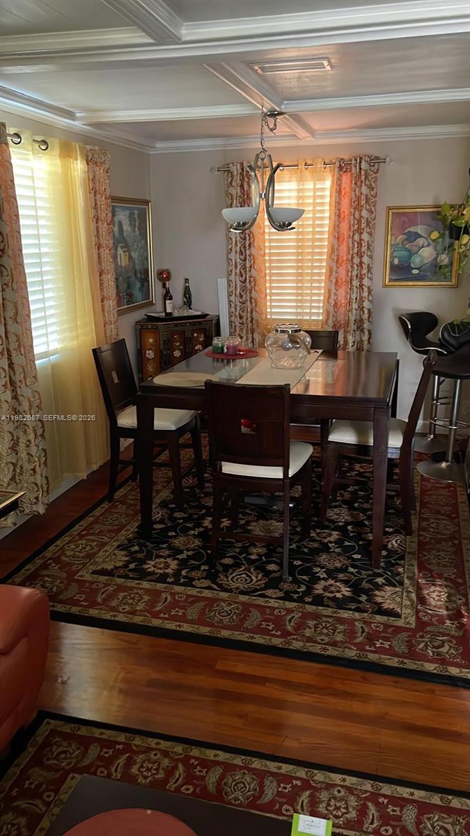 01135 HILLCREST UNIT 03 - Residential