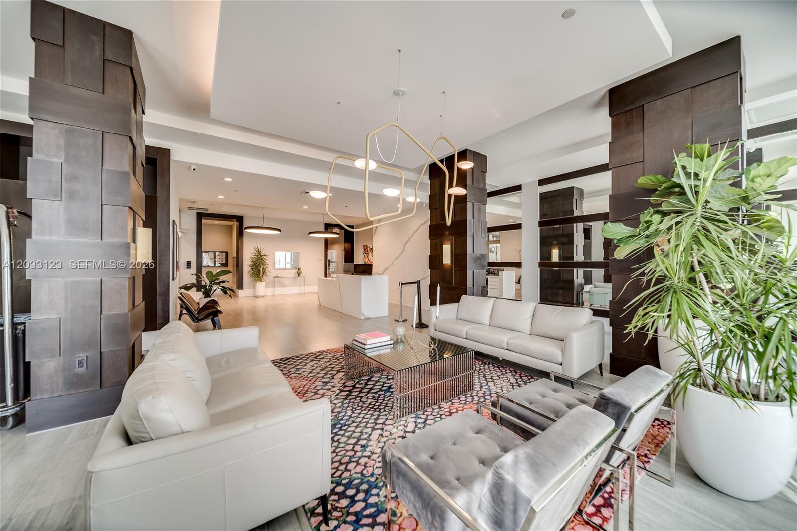 HOLLYWOOD STATION RES CON - Residential Lease