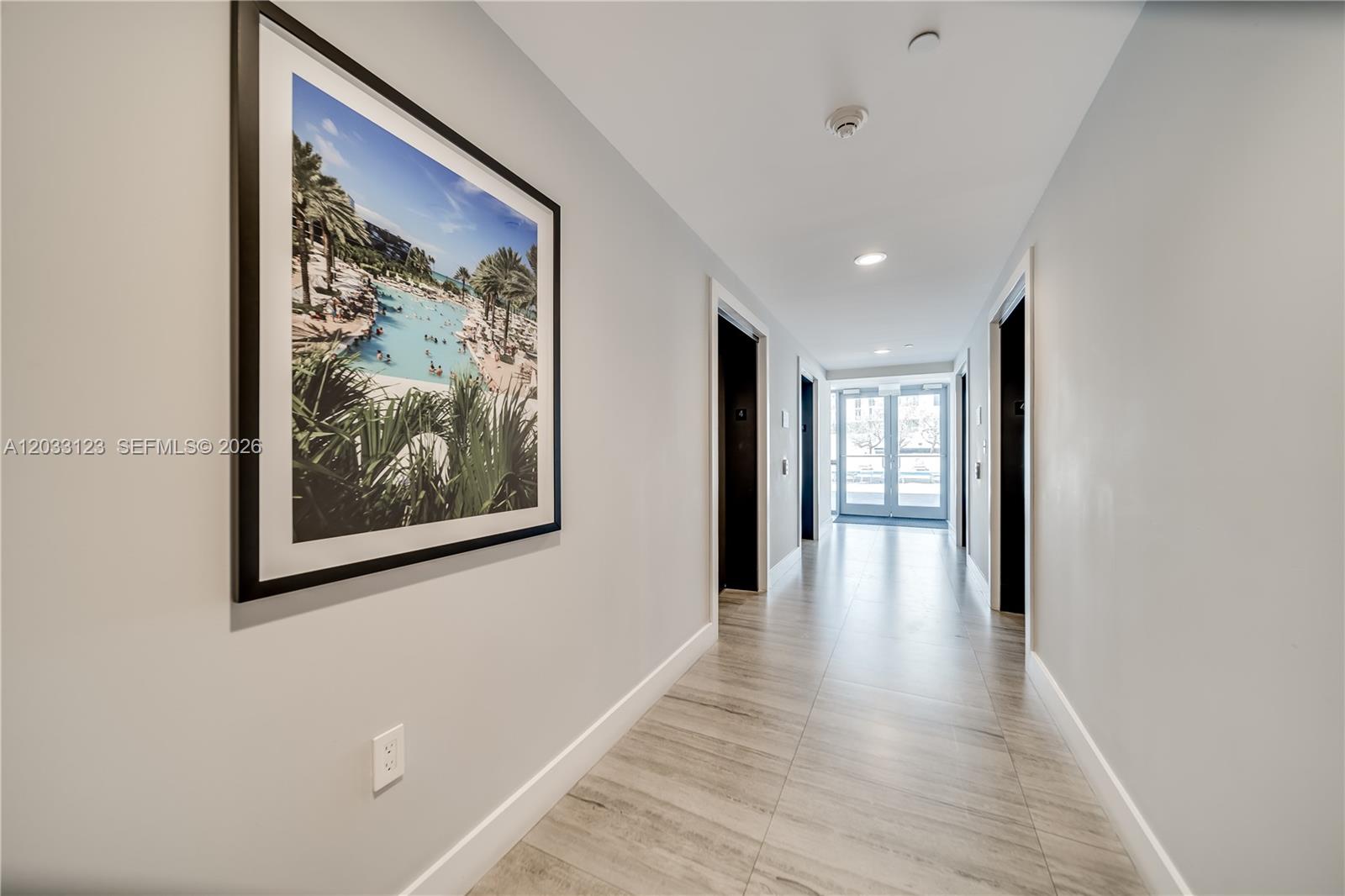 HOLLYWOOD STATION RES CON - Residential Lease