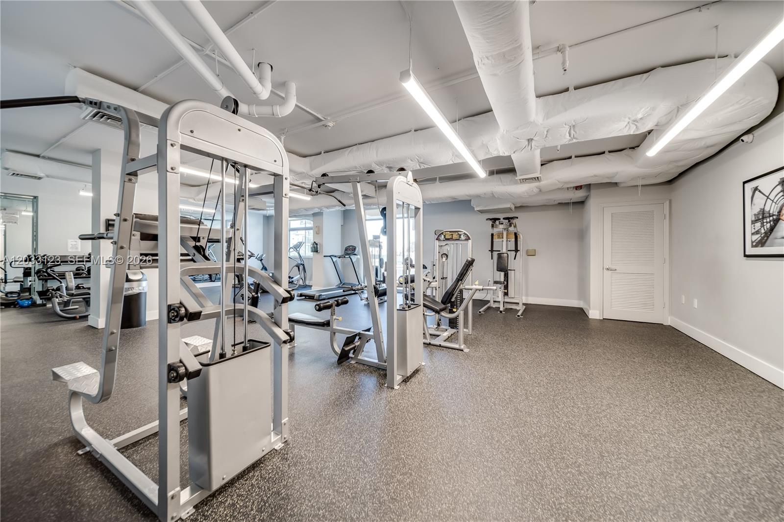 HOLLYWOOD STATION RES CON - Residential Lease