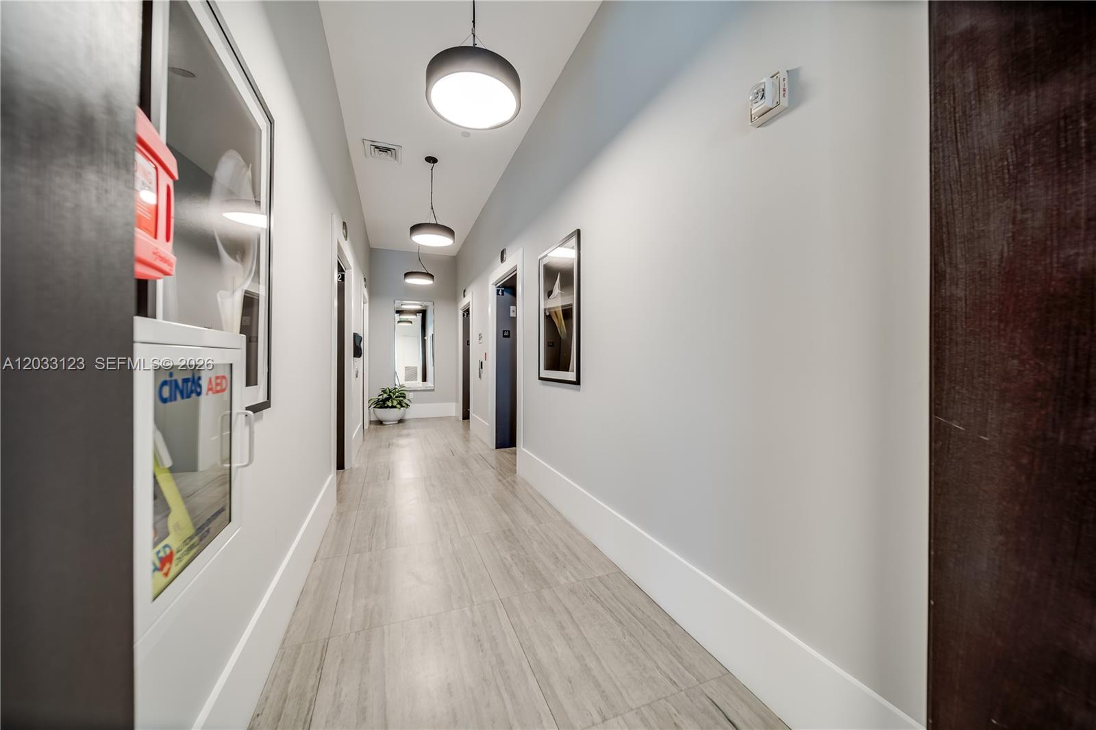 HOLLYWOOD STATION RES CON - Residential Lease