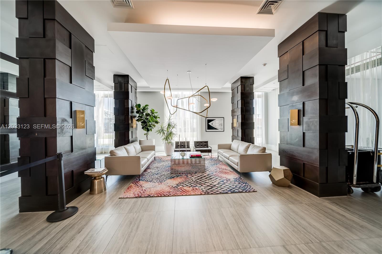 HOLLYWOOD STATION RES CON - Residential Lease