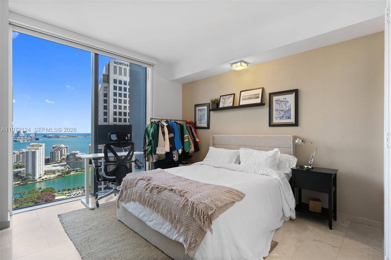 REACH CONDO - Residential