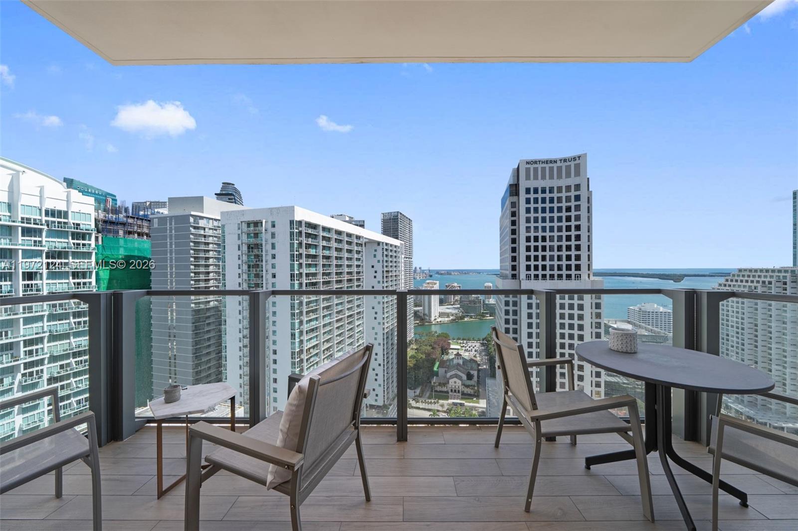 REACH CONDO - Residential