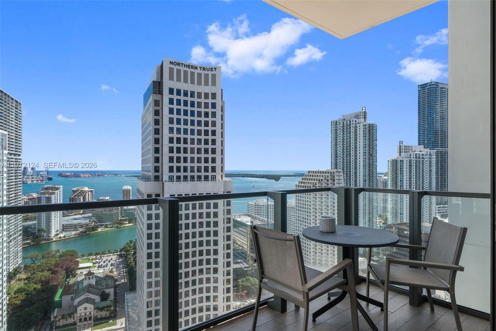 REACH CONDO - Residential
