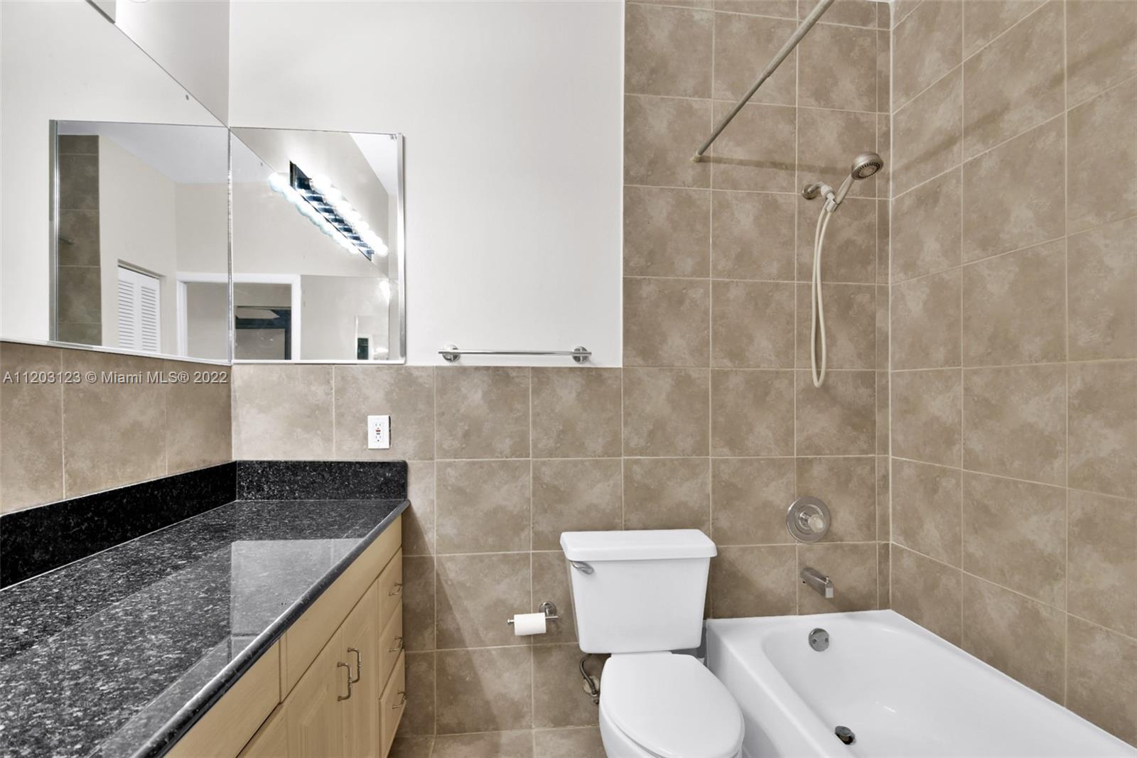 LE POINT CONDO - Residential