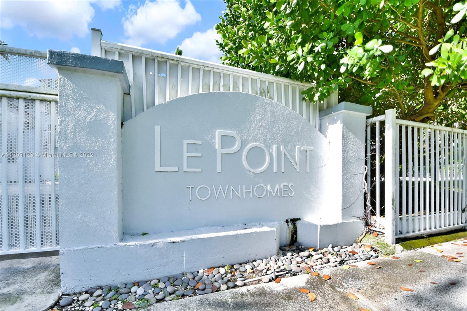 LE POINT CONDO - Residential