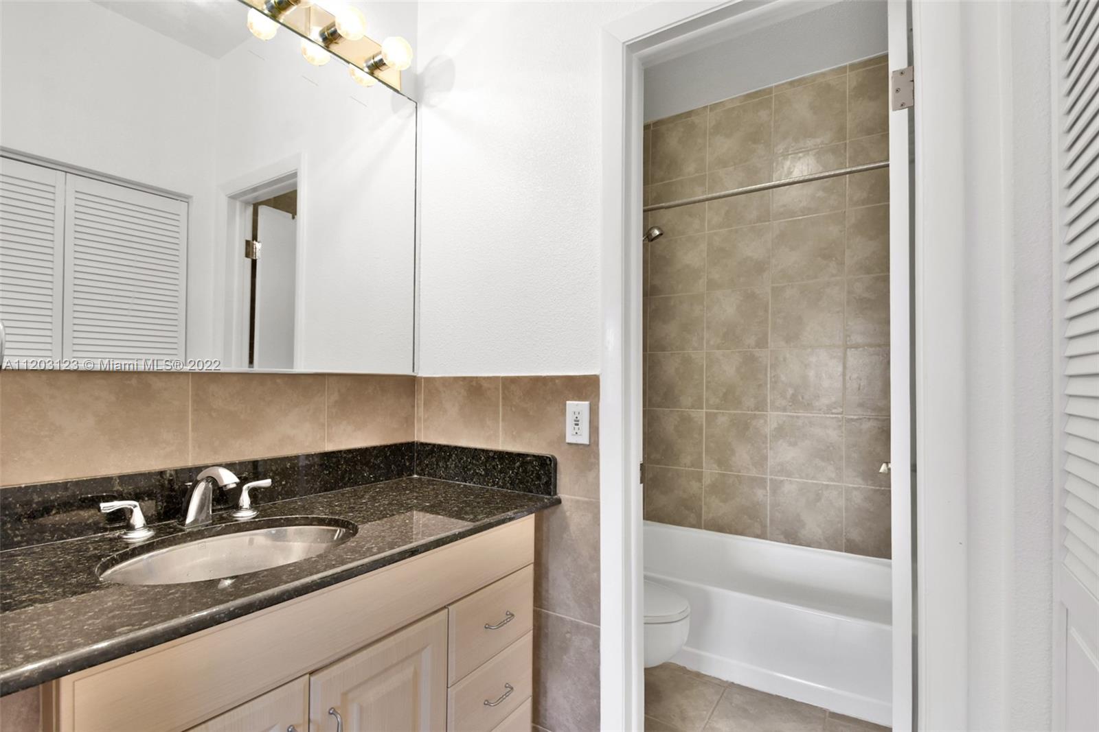 LE POINT CONDO - Residential