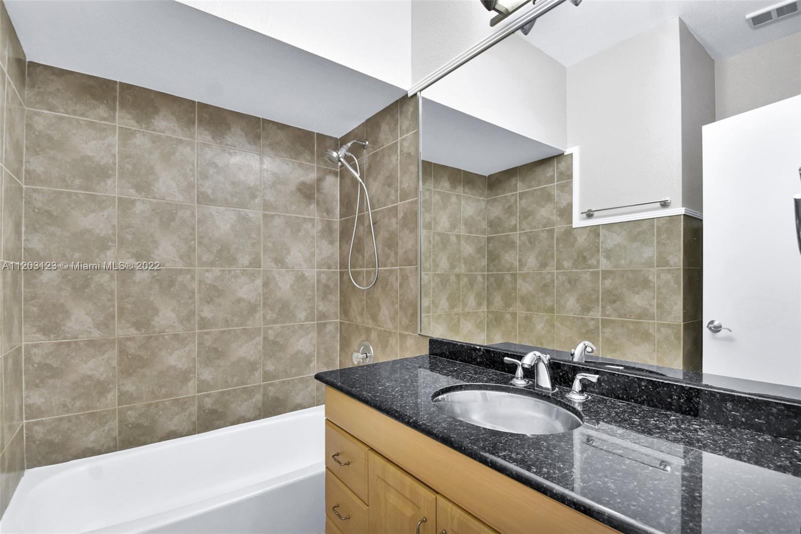 LE POINT CONDO - Residential