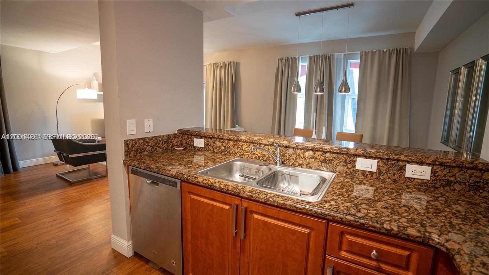 PROMENADE SHORES AT DORAL - Residential
