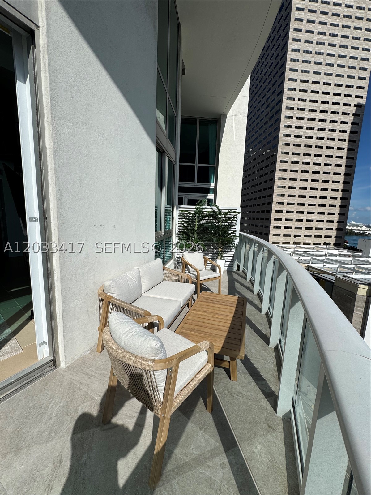 MET 1 CONDO - Residential Lease
