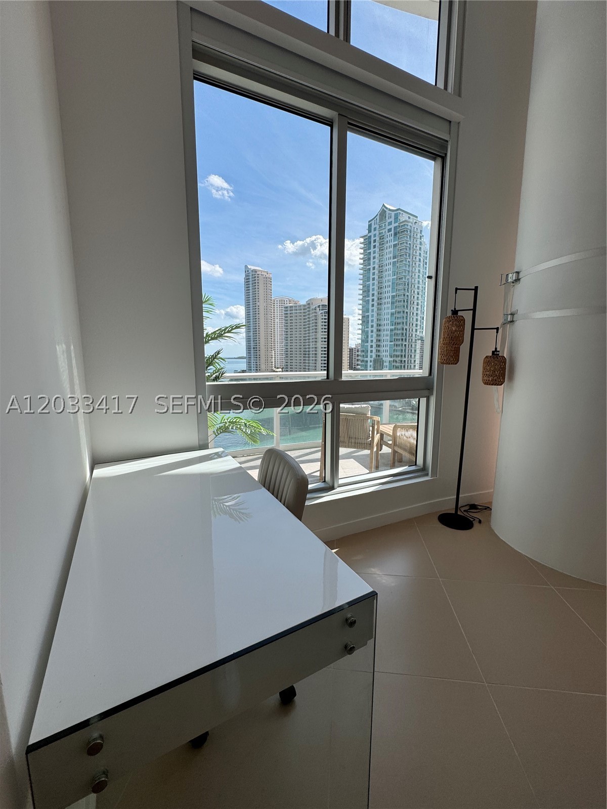 MET 1 CONDO - Residential Lease