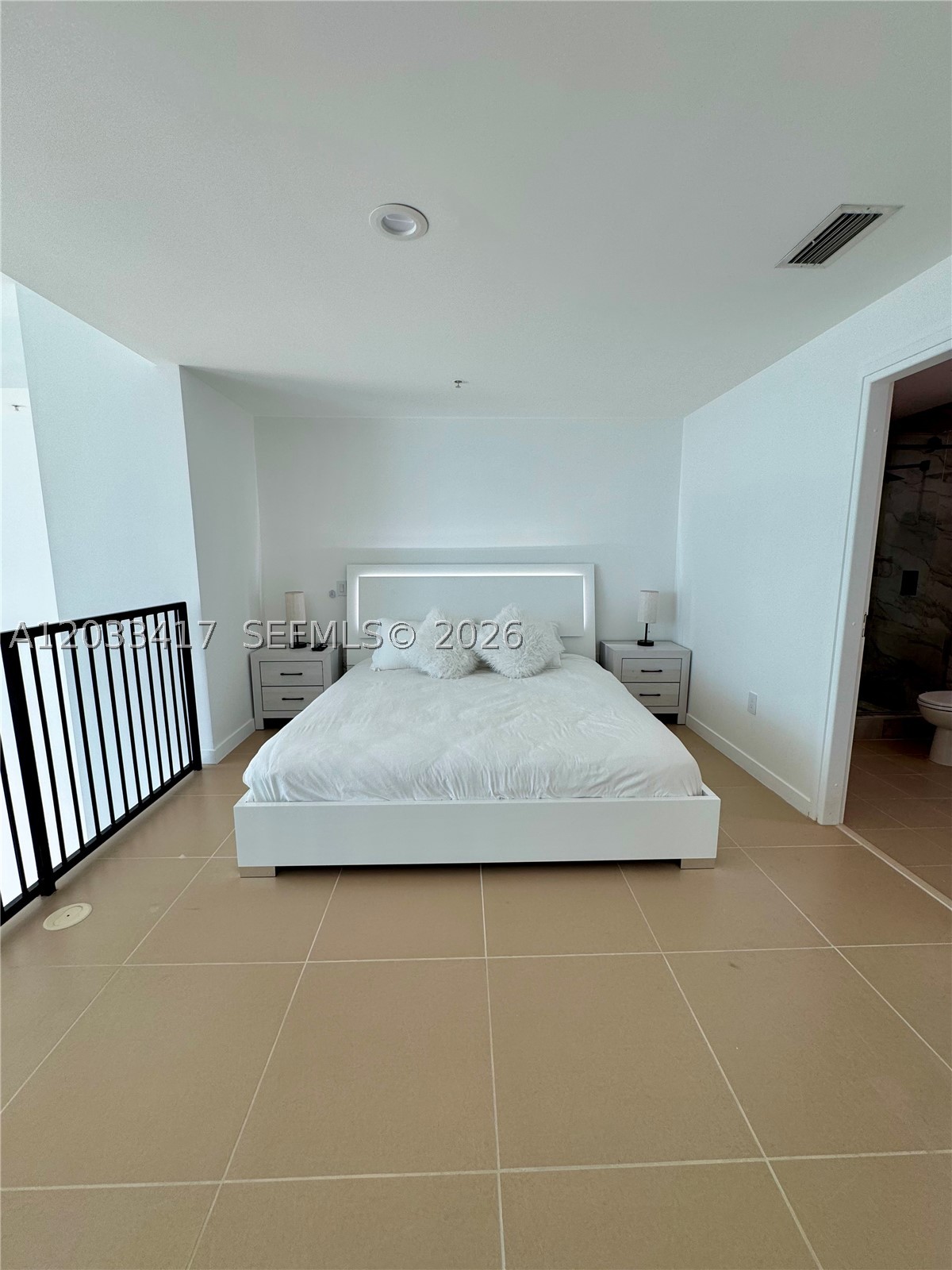 MET 1 CONDO - Residential Lease