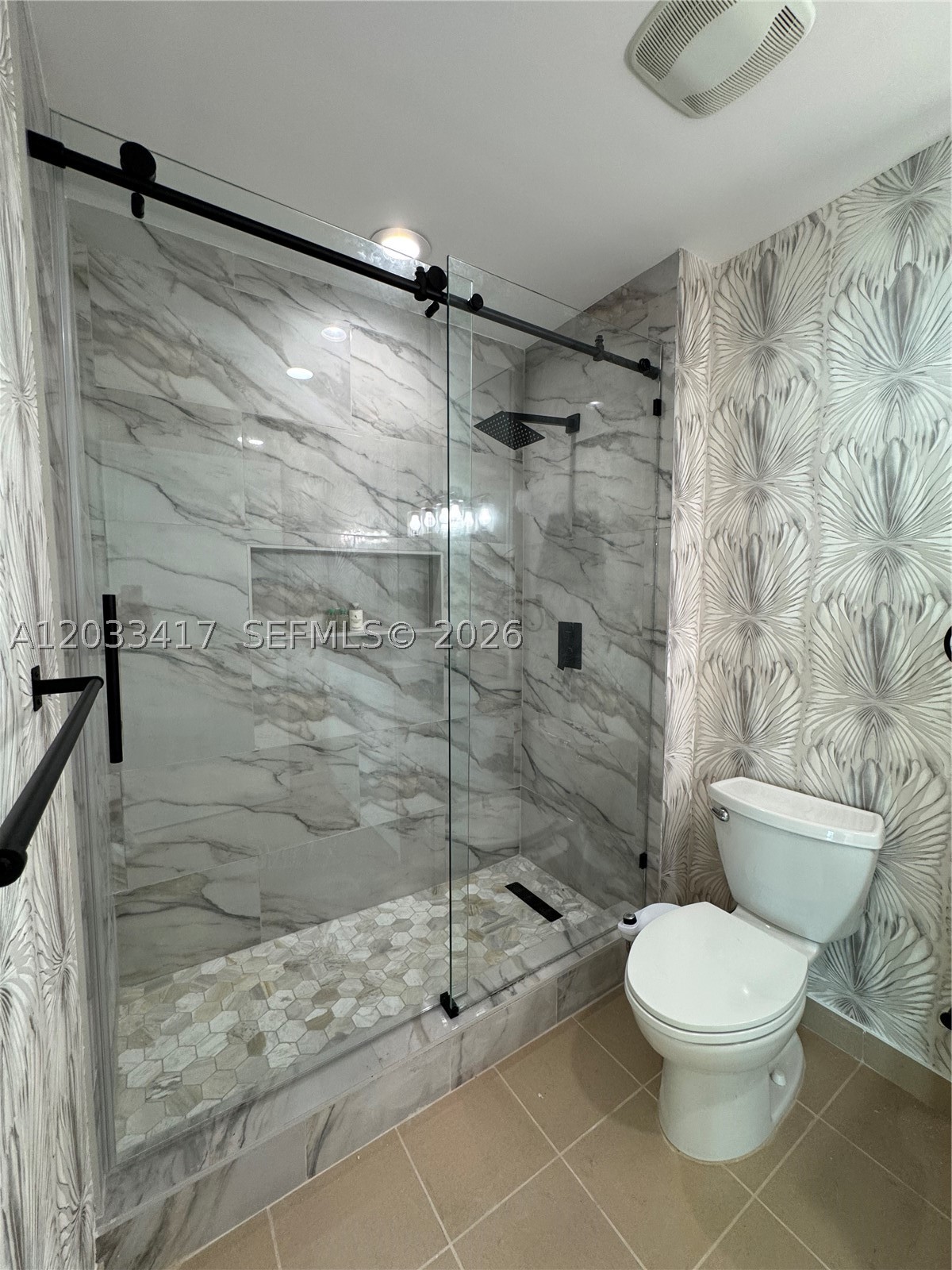 MET 1 CONDO - Residential Lease