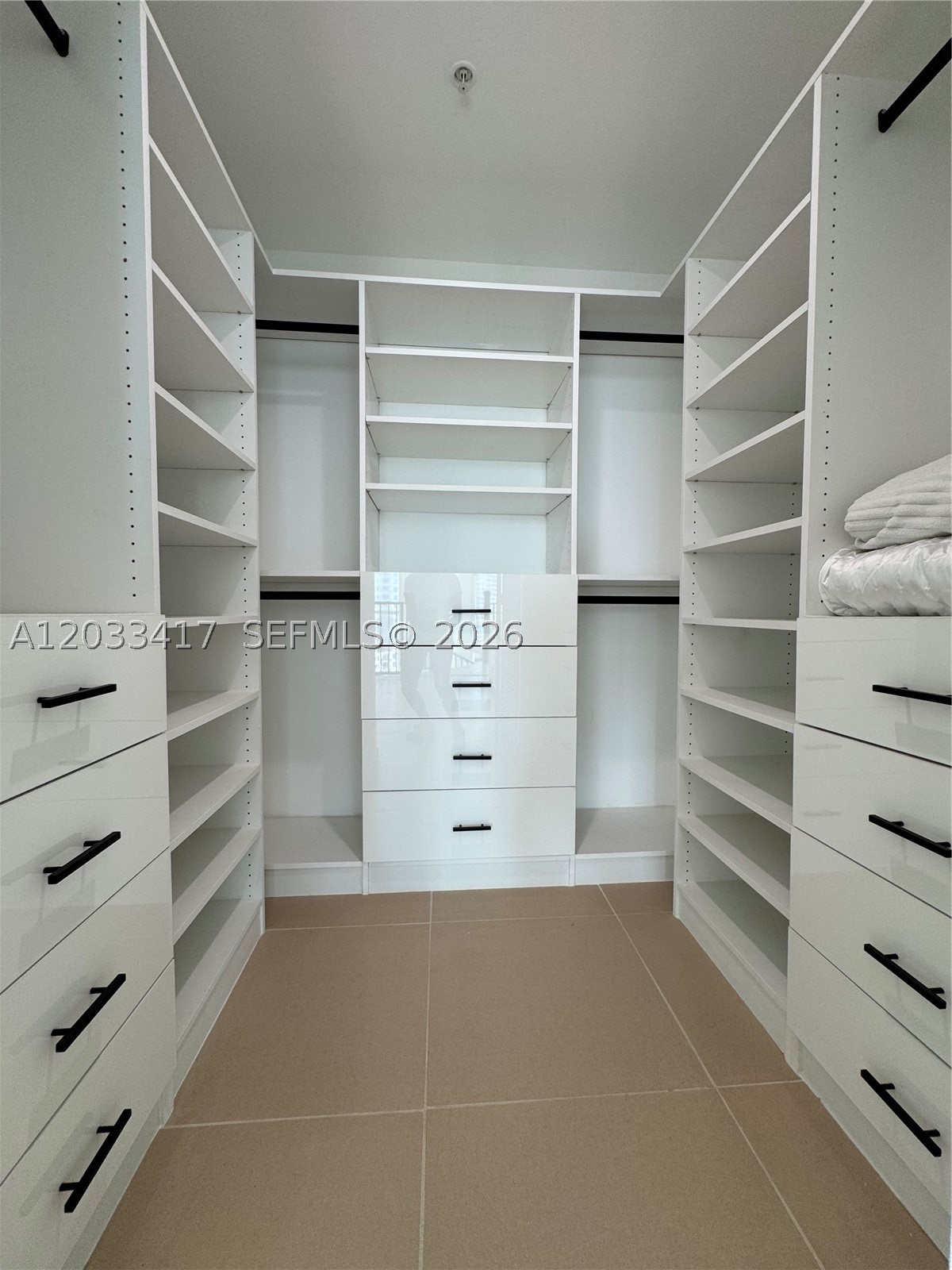 MET 1 CONDO - Residential Lease