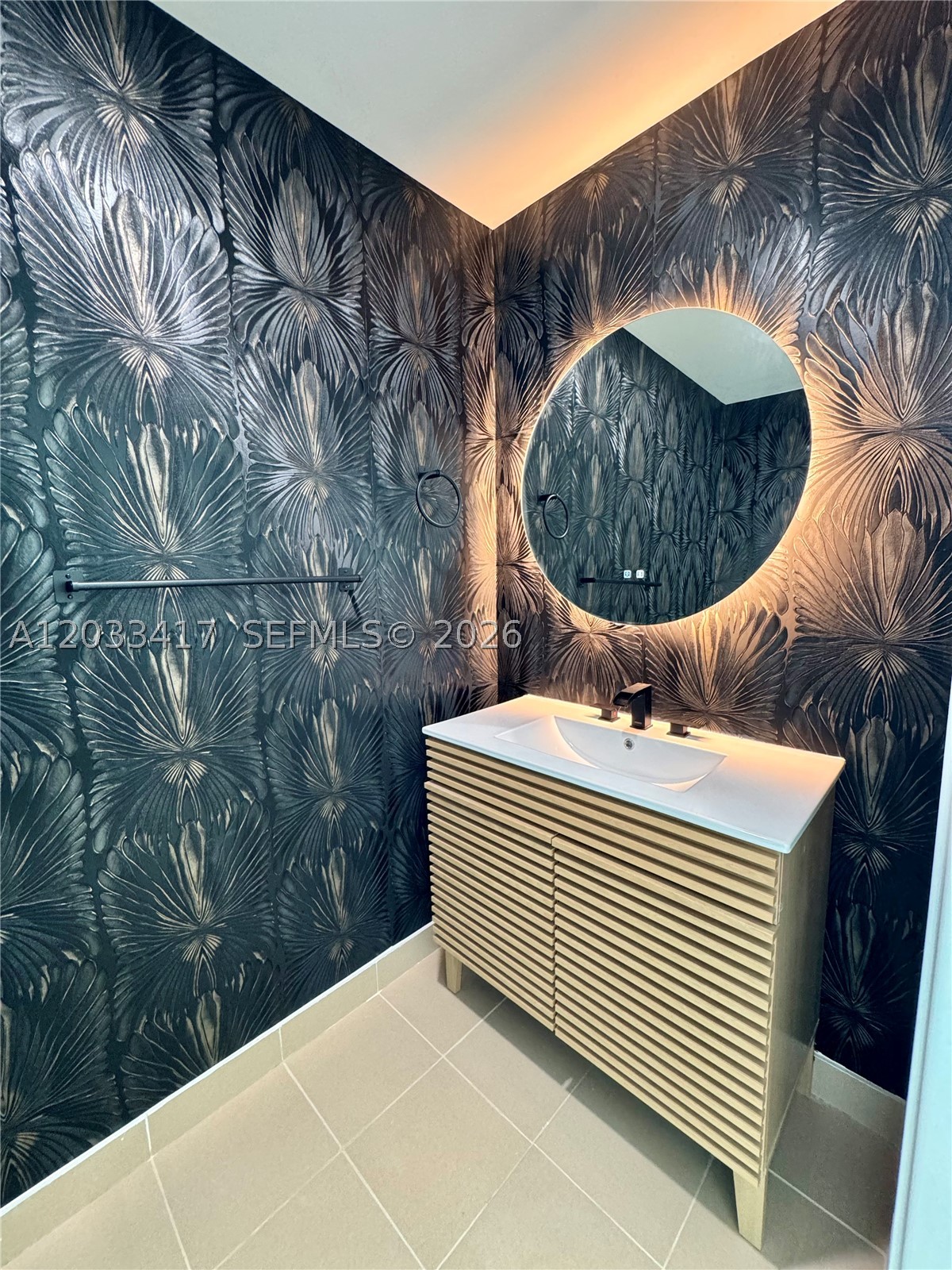 MET 1 CONDO - Residential Lease