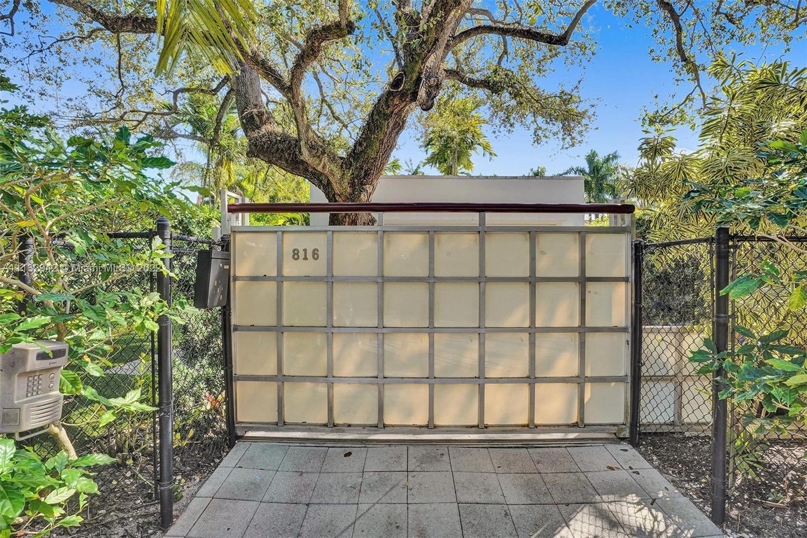 RIVERSIDE ADD AMEN PLAT - Residential