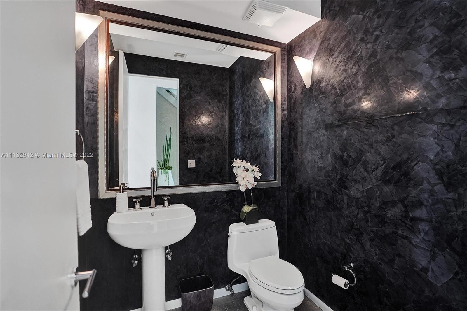 RIVERSIDE ADD AMEN PLAT - Residential
