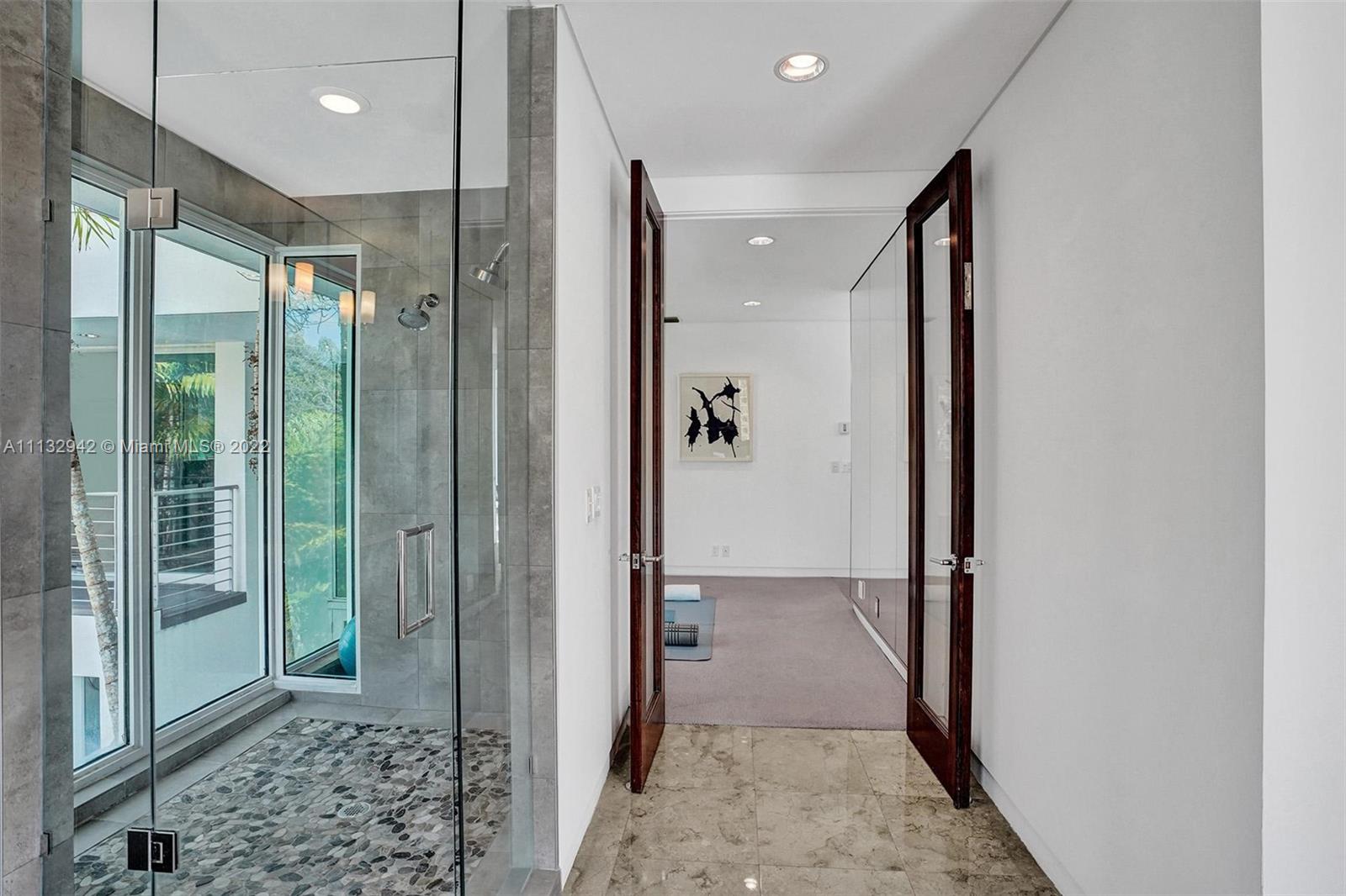 RIVERSIDE ADD AMEN PLAT - Residential