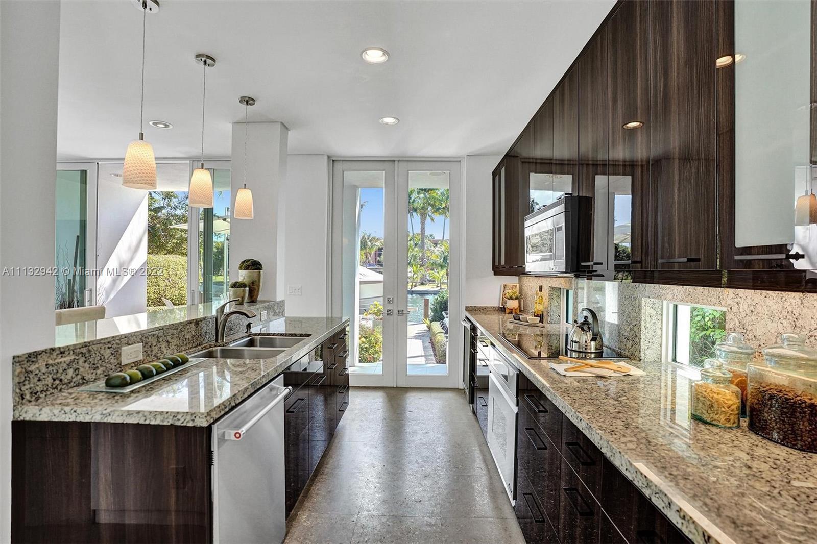 RIVERSIDE ADD AMEN PLAT - Residential