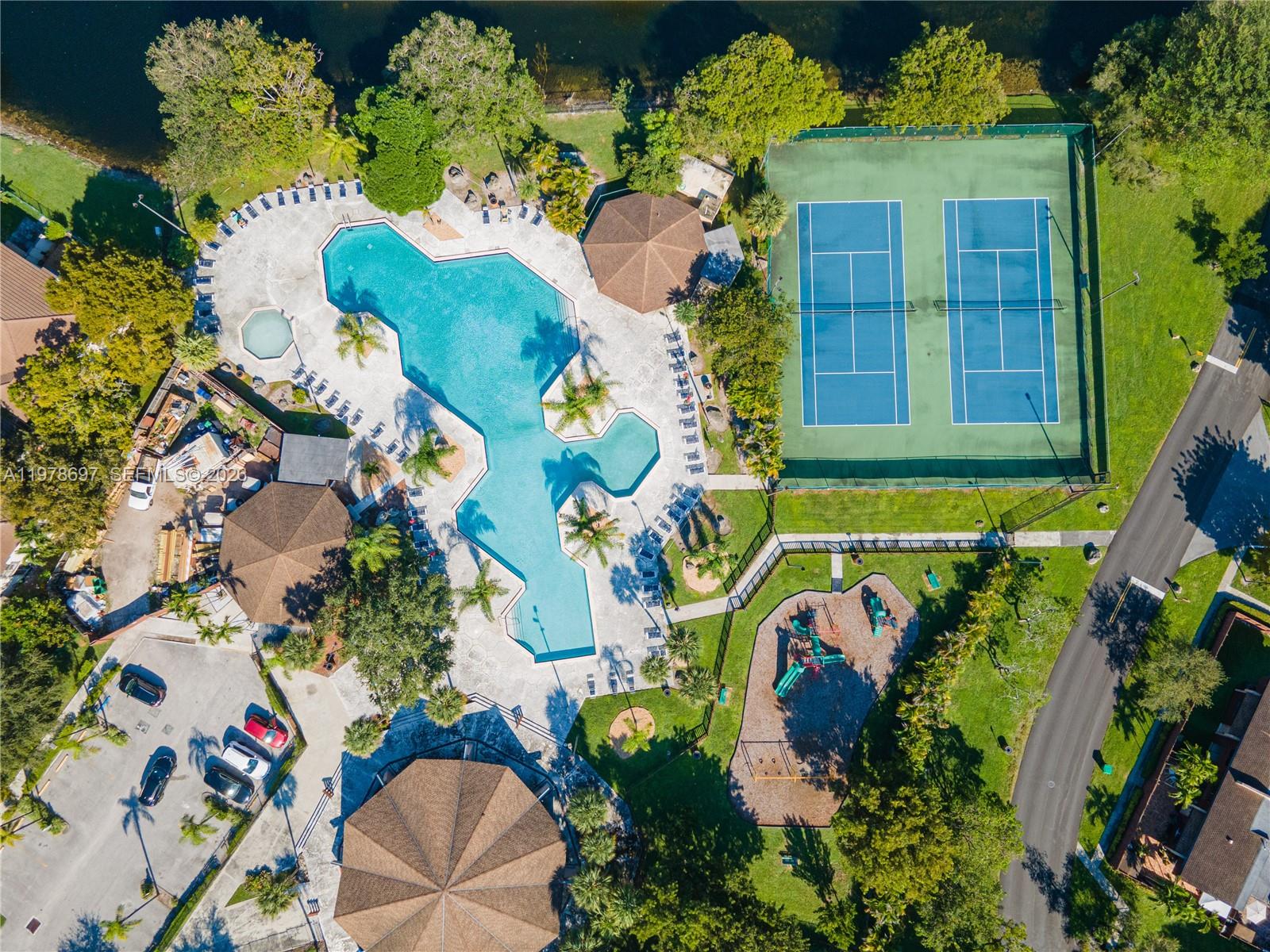 SNAPPER VILLAGE PHASE I S - Residential Lease