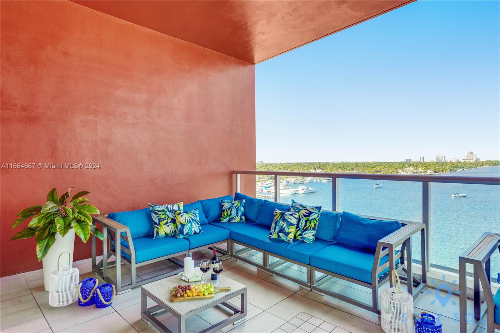 COSTA HOLLYWOOD CONDO - Residential