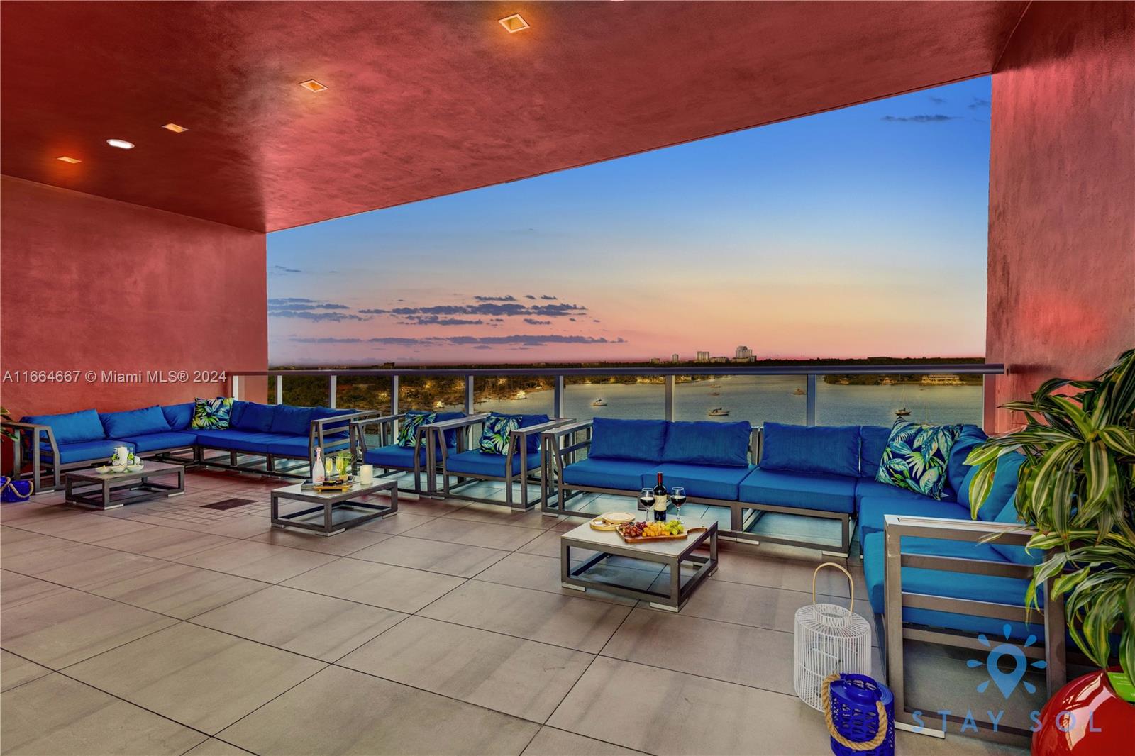 COSTA HOLLYWOOD CONDO - Residential