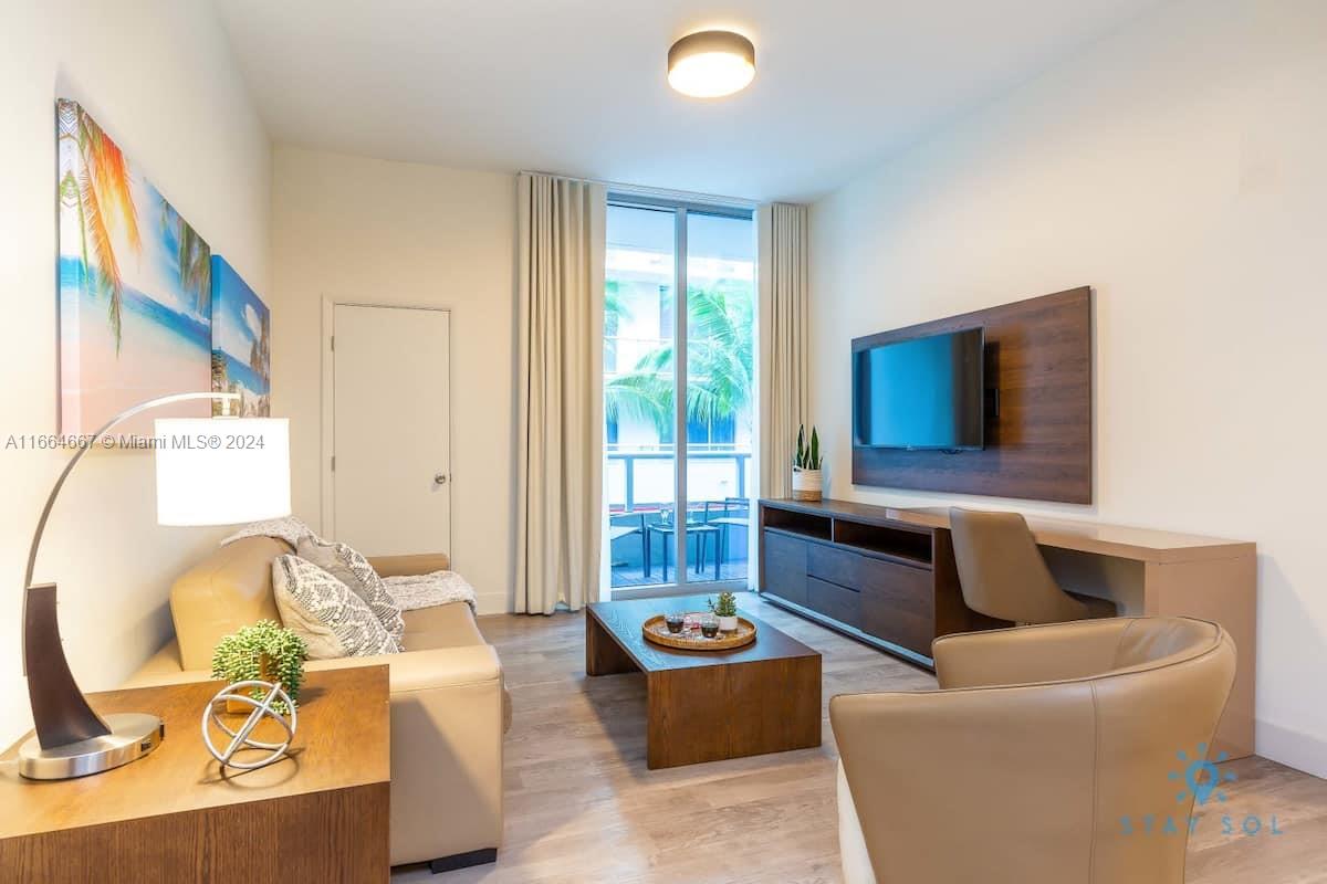 COSTA HOLLYWOOD CONDO - Residential