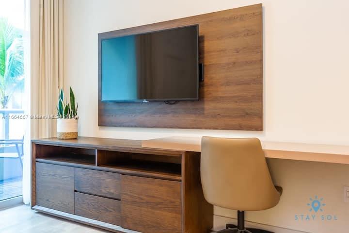 COSTA HOLLYWOOD CONDO - Residential