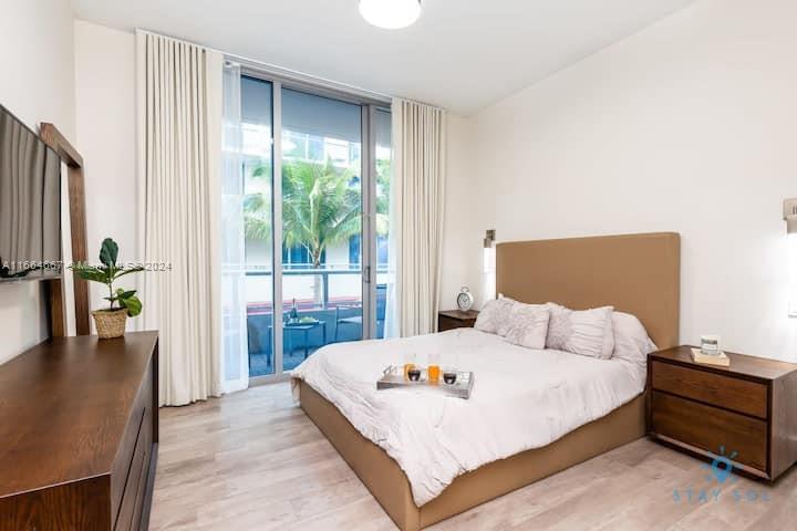 COSTA HOLLYWOOD CONDO - Residential