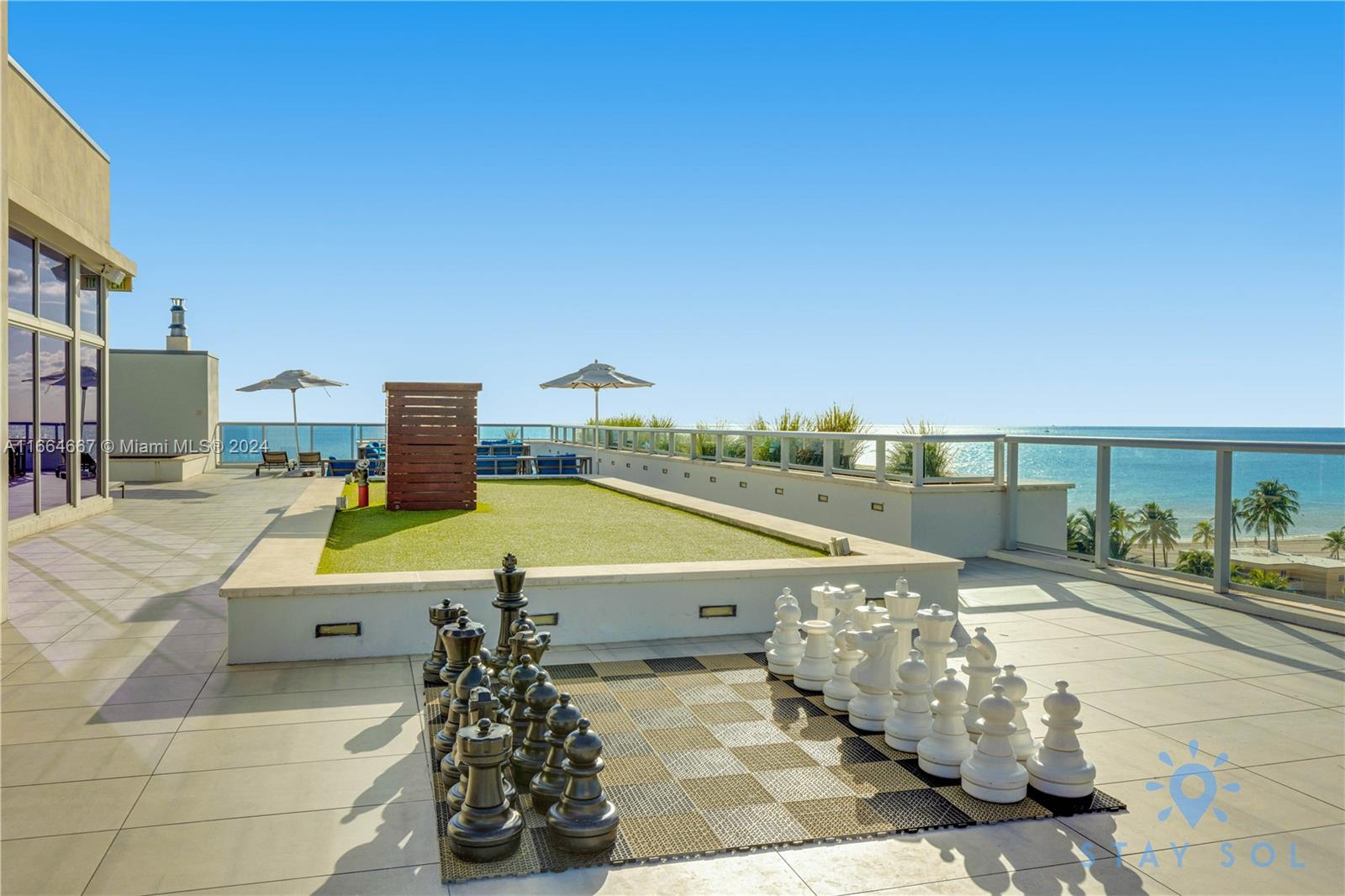 COSTA HOLLYWOOD CONDO - Residential