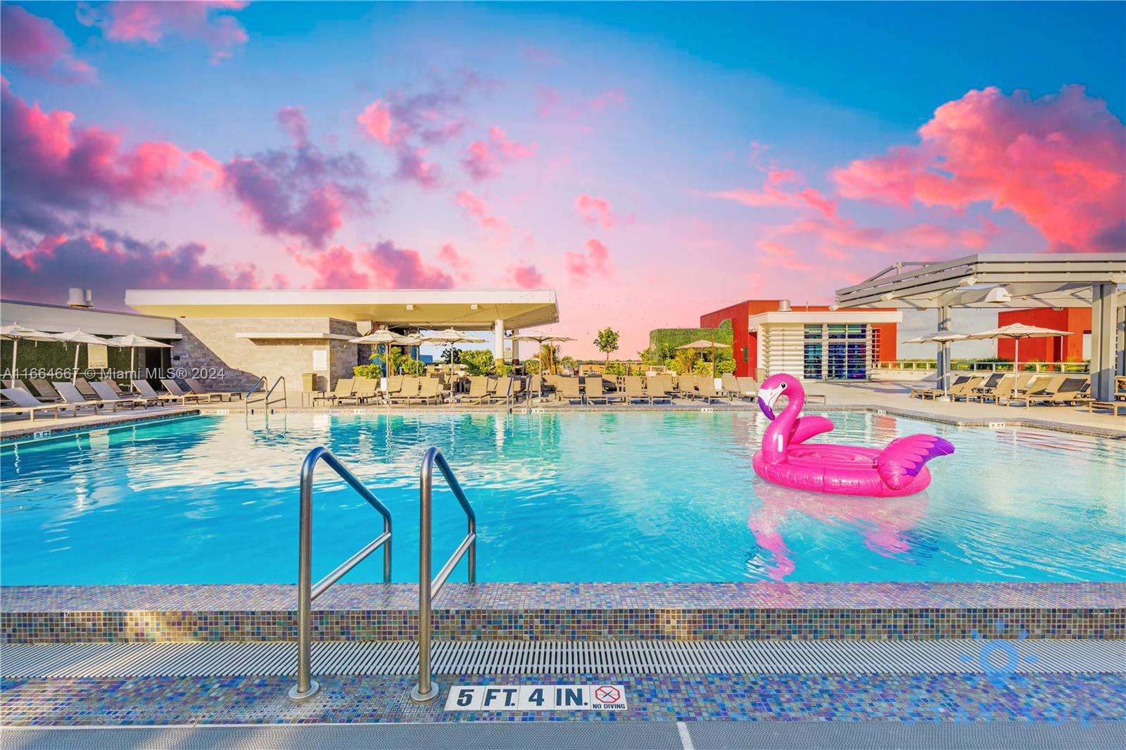 COSTA HOLLYWOOD CONDO - Residential