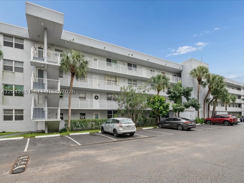 ROYAL PARK CONDO - Residential