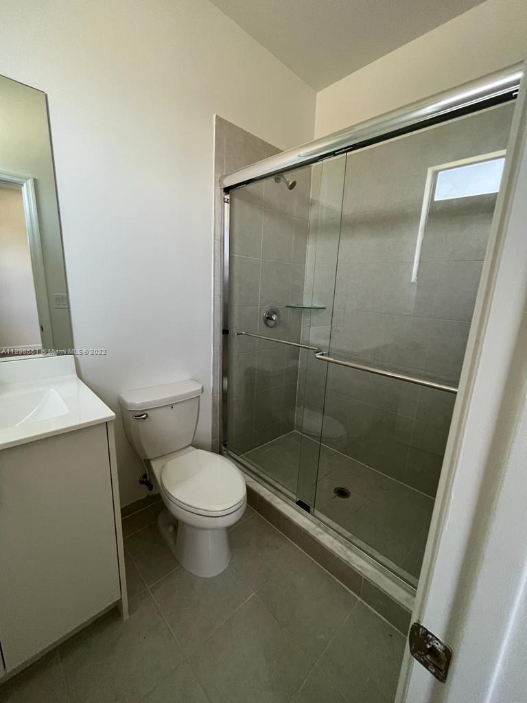PINE VISTA - Residential Lease