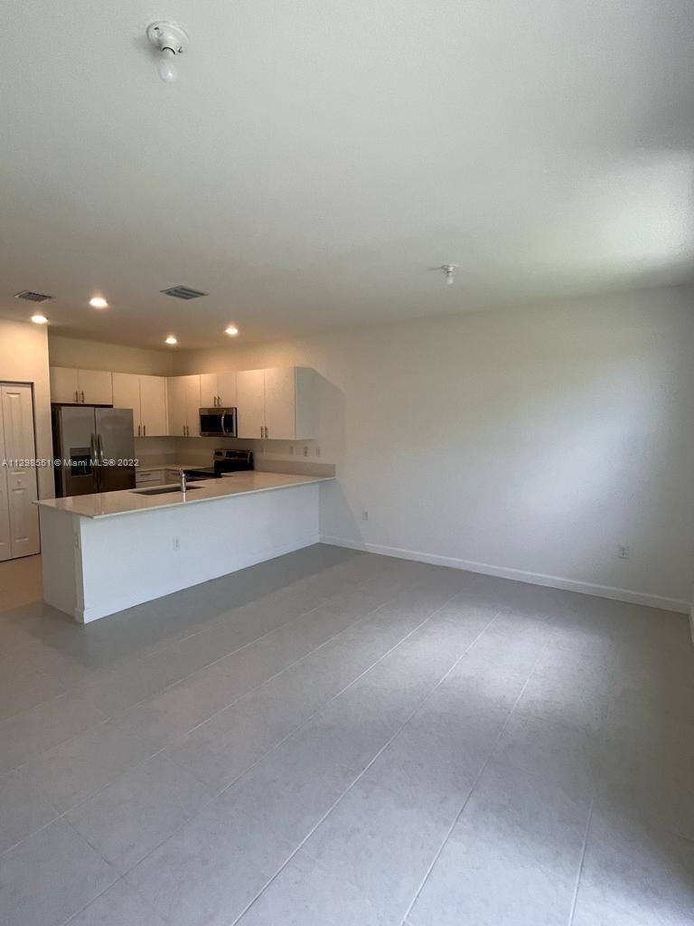 PINE VISTA - Residential Lease